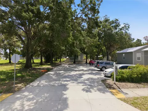 Exterior - 559 18th St E, Bradenton, FL 34208 photo 7 of 17