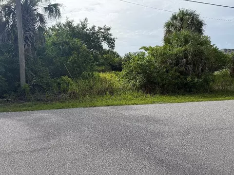 458 Lomond Dr, Port Charlotte, FL 33953