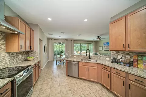 Kitchen - 13124 Bliss Loop, Bradenton, FL 34211 photo 2 of 5