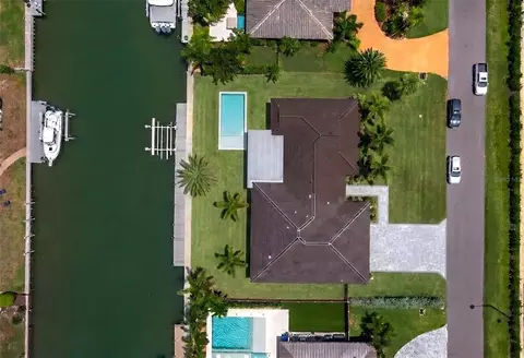 View/Area - 525 Sloop Ln, Longboat Key, FL 34228 photo 8 of 11