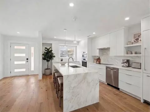 Kitchen - 525 Sloop Ln, Longboat Key, FL 34228 photo 1 of 2