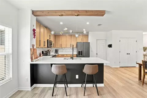 Kitchen - 5501 Sabal Dr, Saint Cloud, FL 34771 photo 2 of 5
