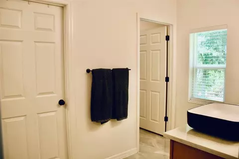 Bath - 5501 Sabal Dr, Saint Cloud, FL 34771 photo 6 of 11