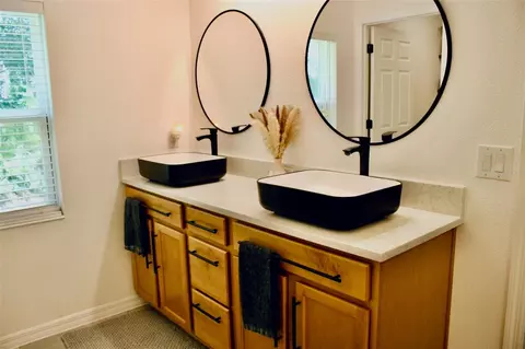 Bath - 5501 Sabal Dr, Saint Cloud, FL 34771 photo 1 of 11