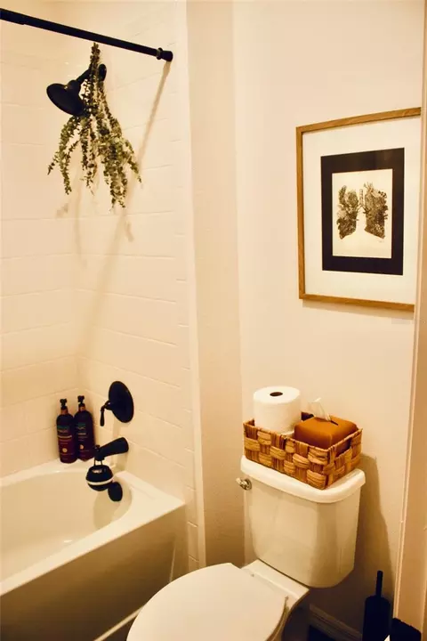 Bath - 5501 Sabal Dr, Saint Cloud, FL 34771 photo 8 of 11