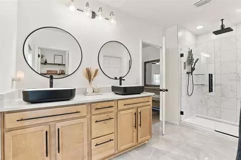 Bath - 5501 Sabal Dr, Saint Cloud, FL 34771 photo 1 of 3