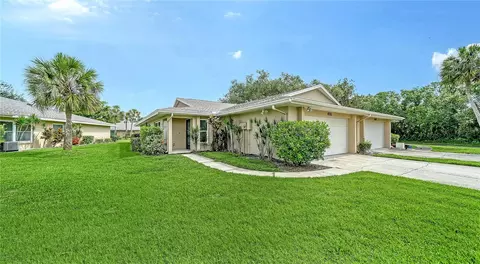5689 Evergreen Dr #18, Sarasota, FL 34233