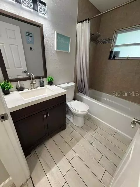 Bath - 3210 23rd Ave W, Bradenton, FL 34205 photo 4 of 5