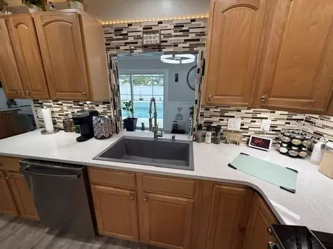 Kitchen - 3210 23rd Ave W, Bradenton, FL 34205 photo 4 of 6