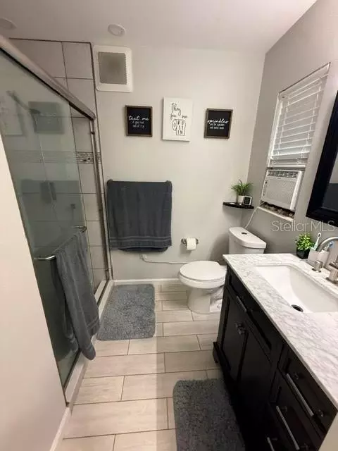 Bath - 3210 23rd Ave W, Bradenton, FL 34205 photo 2 of 5