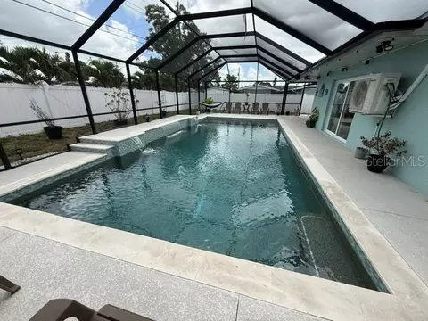 Exterior - 3210 23rd Ave W, Bradenton, FL 34205 photo 6 of 8