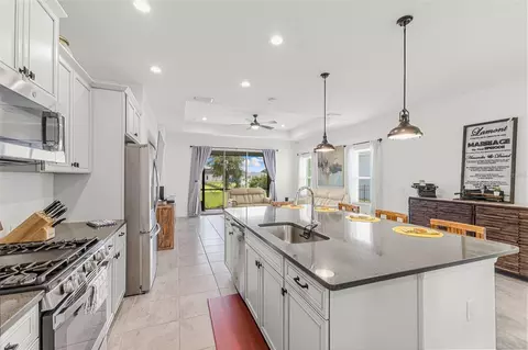 Kitchen - 13840 Old Creek Ct, Parrish, FL 34219 photo 5 of 6