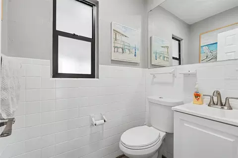 Bath - Undisclosed, Venice, FL 34293 photo 1 of 2