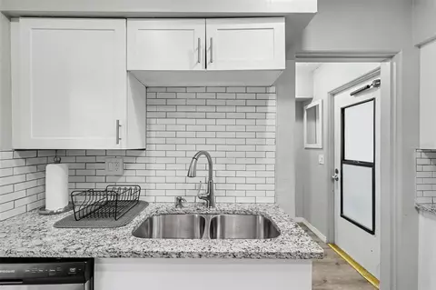 Kitchen - Undisclosed, Venice, FL 34293 photo 2 of 2