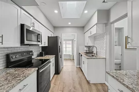 Entry Way - Undisclosed, Venice, FL 34293 photo 1 of 2