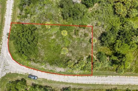 Hinshaw Avenue, North Port, FL 34288