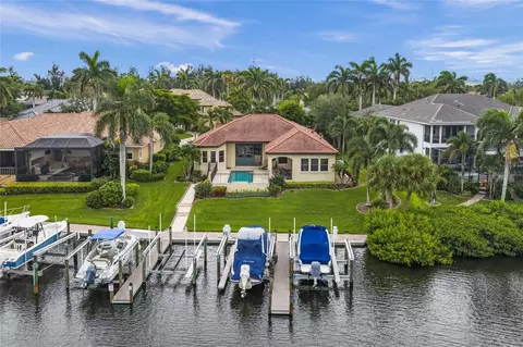 Exterior - 4110 Commodore Blvd, Cortez, FL 34215 photo 13 of 14