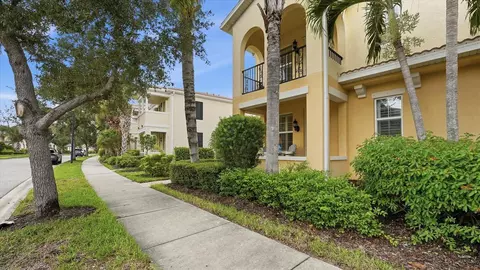 1585 Dorgali Dr, Sarasota, FL 34238