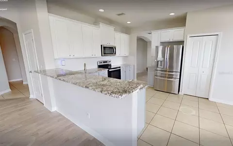 Kitchen - 5224 58th Ter E, Bradenton, FL 34203 photo 4 of 4