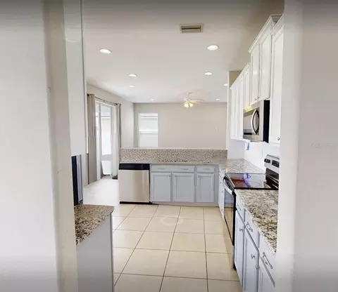 Kitchen - 5224 58th Ter E, Bradenton, FL 34203 photo 1 of 4