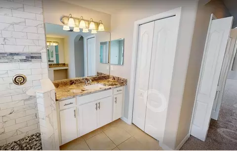 Bath - 5224 58th Ter E, Bradenton, FL 34203 photo 3 of 7