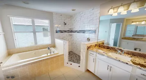 Bath - 5224 58th Ter E, Bradenton, FL 34203 photo 2 of 7