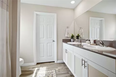 Entry Way - 7716 Twinleaf Ter, Parrish, FL 34219 photo 2 of 7