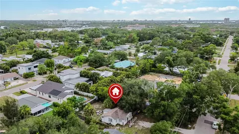 2442 Novus St, Sarasota, FL 34237