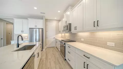 Kitchen - 8063 Anthirium Loop, Sarasota, FL 34240 photo 3 of 5