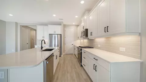 Kitchen - 8063 Anthirium Loop, Sarasota, FL 34240 photo 5 of 5