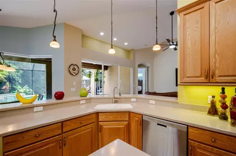 Kitchen - 12344 Lavender Loop, Bradenton, FL 34212 photo 4 of 5