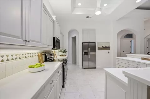 Kitchen - 903 Tranquility Cir, Osprey, FL 34229 photo 3 of 4