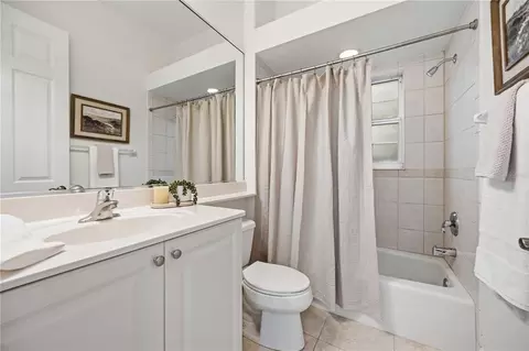 Bath - 903 Tranquility Cir, Osprey, FL 34229 photo 4 of 4