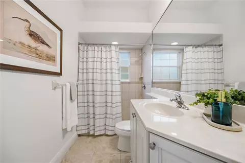 Bath - 903 Tranquility Cir, Osprey, FL 34229 photo 3 of 4