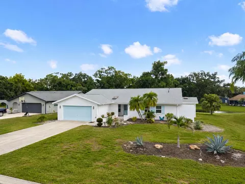 5438 Dominica Cir, Sarasota, FL 34233