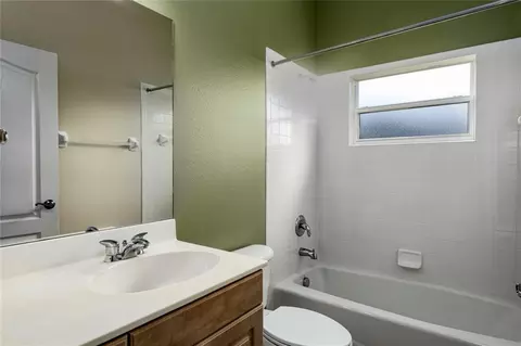 Bath - 5375 90th Avenue Cir E, Parrish, FL 34219 photo 2 of 4