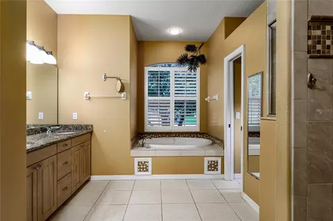 Bath - 5375 90th Avenue Cir E, Parrish, FL 34219 photo 3 of 4