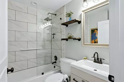 Bath - 306 111th St E, Bradenton, FL 34212 photo 4 of 4