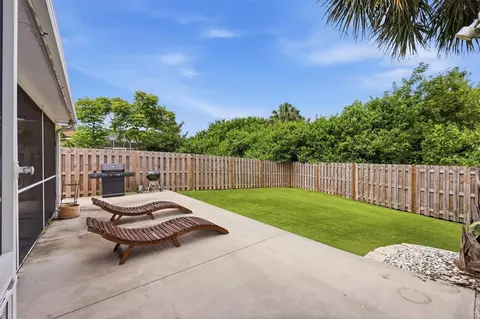 Exterior - 306 111th St E, Bradenton, FL 34212 photo 8 of 10