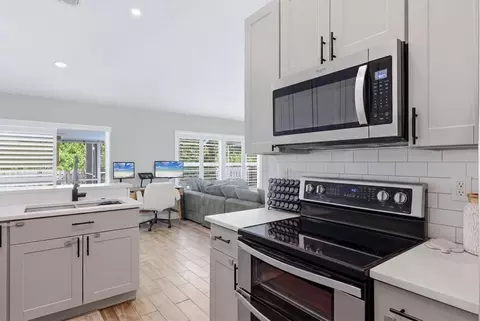 Kitchen - 306 111th St E, Bradenton, FL 34212 photo 3 of 4