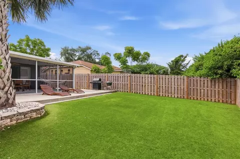 Exterior - 306 111th St E, Bradenton, FL 34212 photo 9 of 10