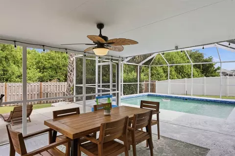 Exterior - 306 111th St E, Bradenton, FL 34212 photo 4 of 10