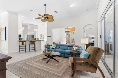 Living - 8762 52nd Ave E, Bradenton, FL 34211 photo 2 of 5
