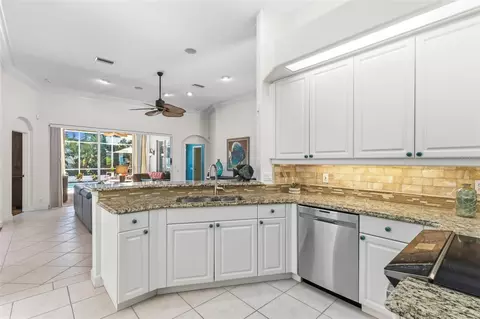 Kitchen - 8762 52nd Ave E, Bradenton, FL 34211 photo 3 of 5