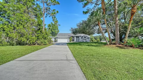 Exterior - 602 137th St E, Bradenton, FL 34212 photo 3 of 10