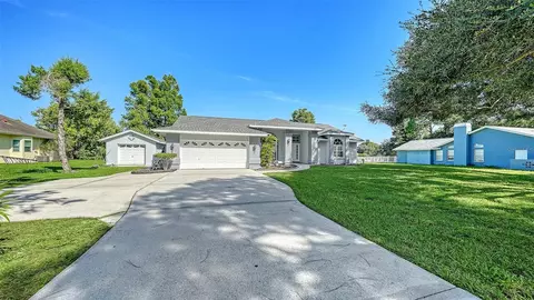 Exterior - 602 137th St E, Bradenton, FL 34212 photo 4 of 10