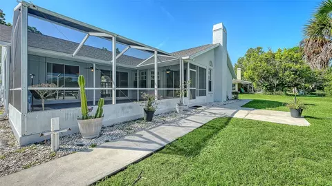 Exterior - 602 137th St E, Bradenton, FL 34212 photo 5 of 10