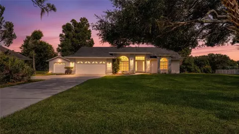 Exterior - 602 137th St E, Bradenton, FL 34212 photo 2 of 10