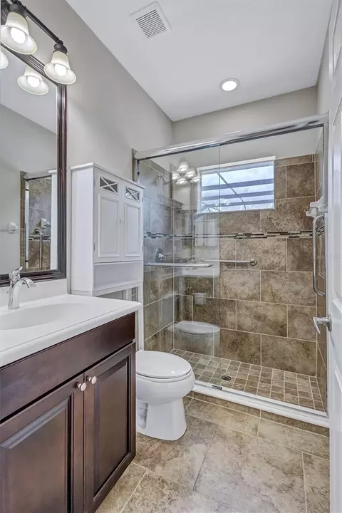 Bath - 1436 Hickory View Cir, Parrish, FL 34219 photo 5 of 6