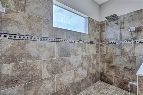 Bath - 1436 Hickory View Cir, Parrish, FL 34219 photo 2 of 6
